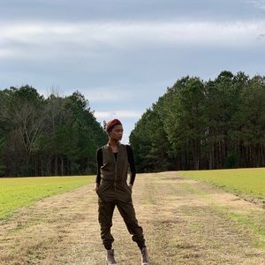 Meet your Posher, Adtresa